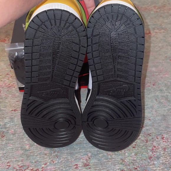 NWB - Air Jordan 1 Retro High OG GS - 7y - Picture 7 of 11